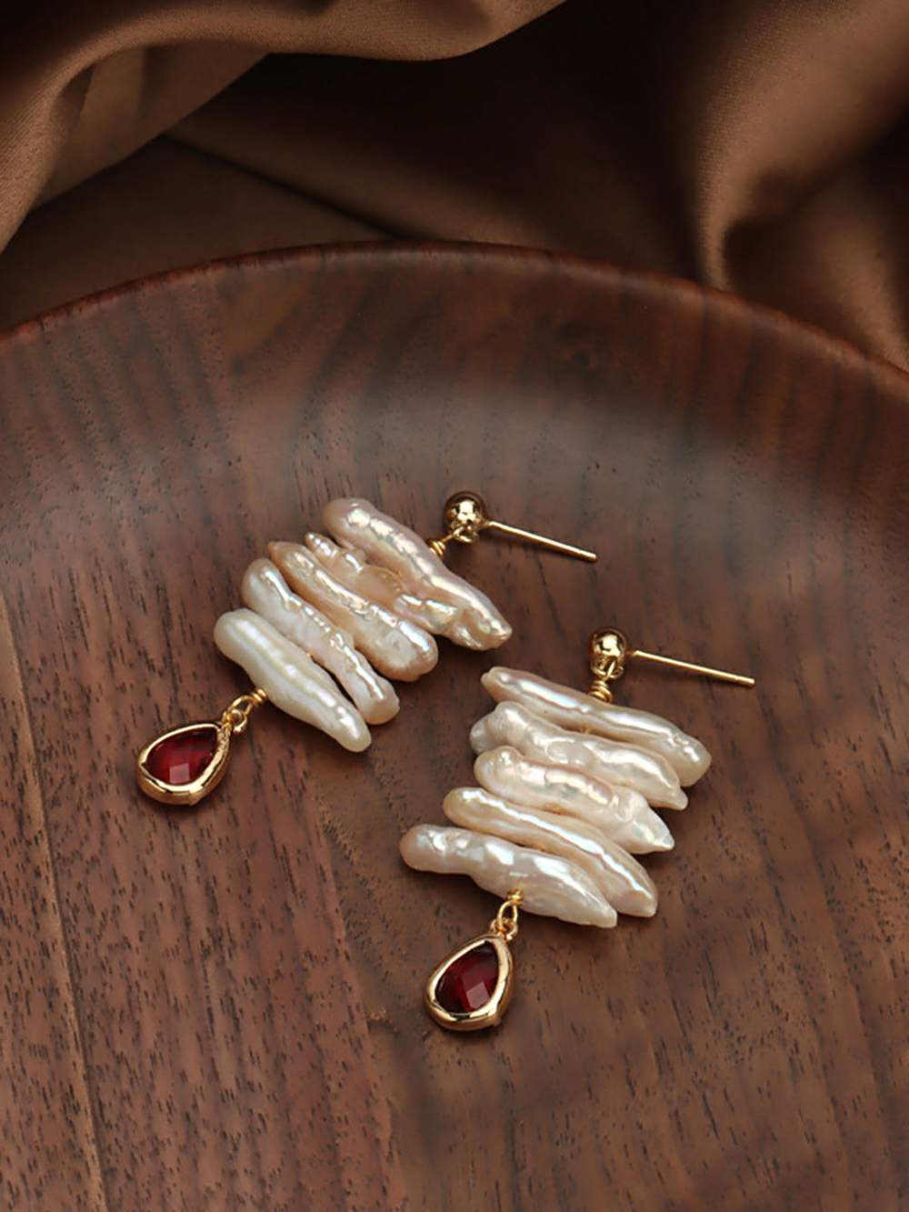 Red Wine Water Drop Pipa Pearl Earrings