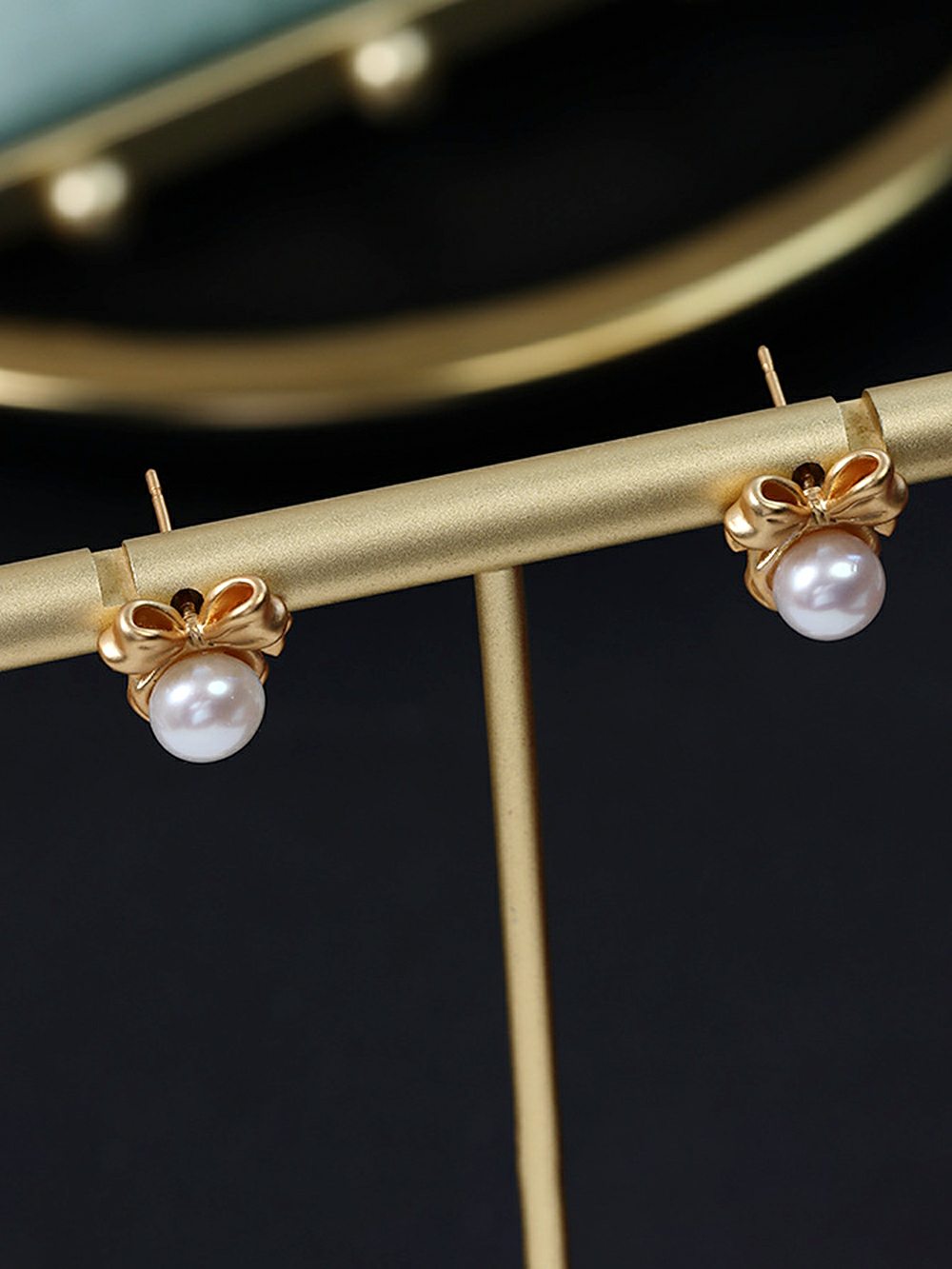 Bow Natural Pearl Stud Earrings