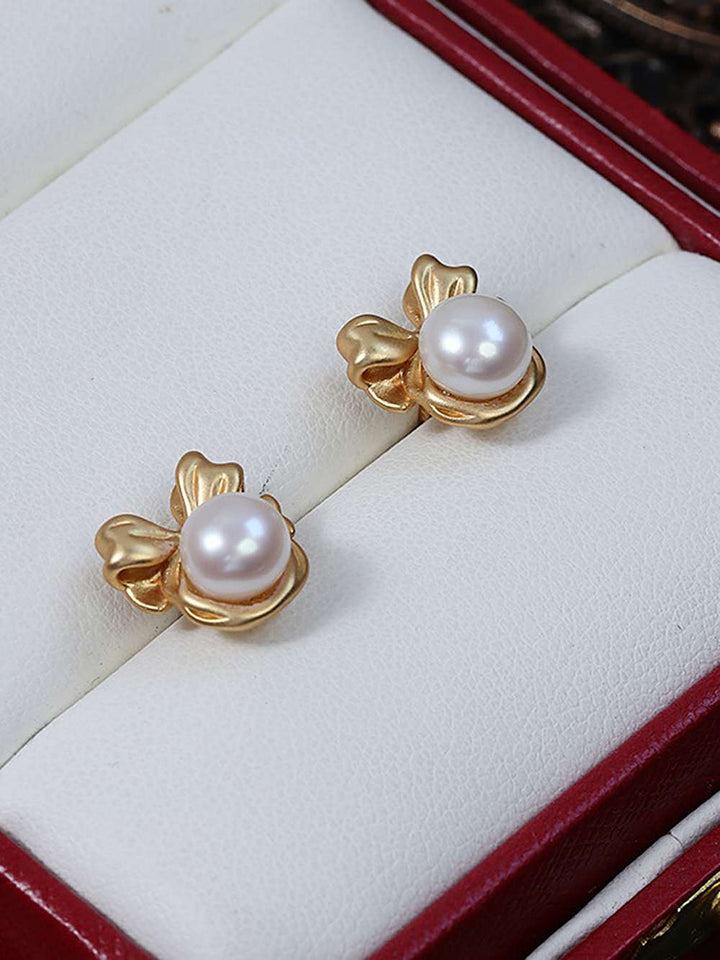 Bow Natural Pearl Stud Earrings