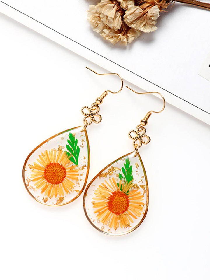 Resin Pressed Flower Earrings - Peace Knot Daisy Fleabane
