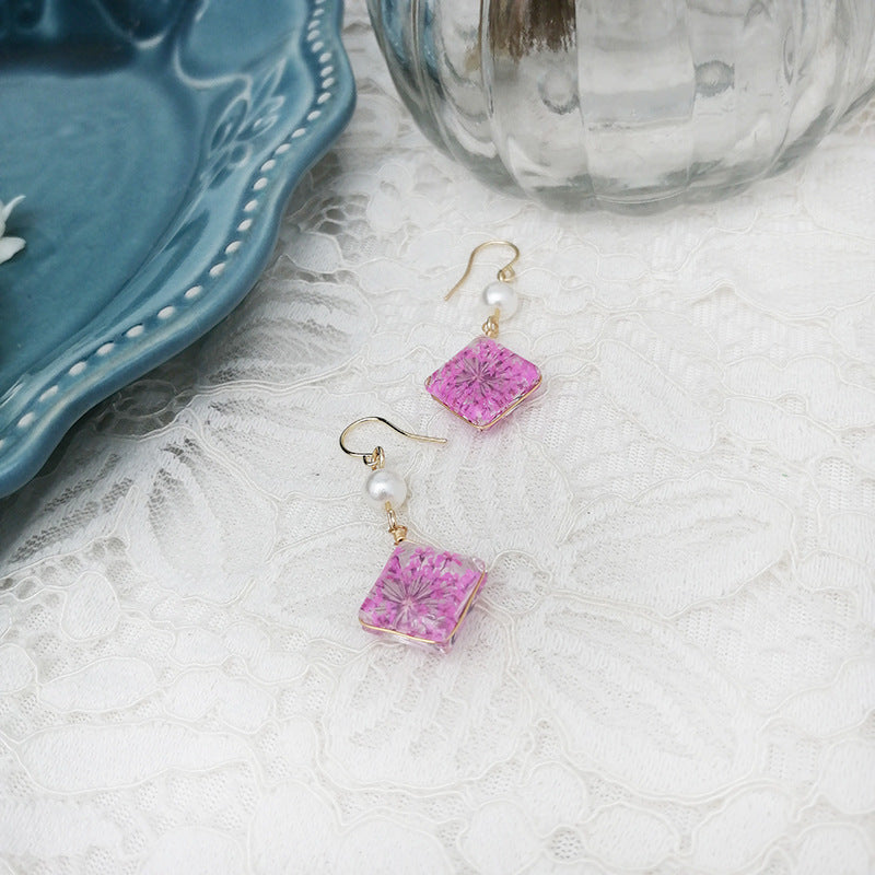 Resin Pressed Flower Earrings - Pearl Small Square Queen Anne's Lace