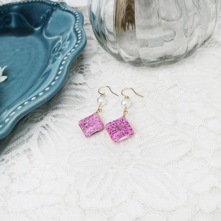 Resin Pressed Flower Earrings - Pearl Small Square Queen Anne's Lace