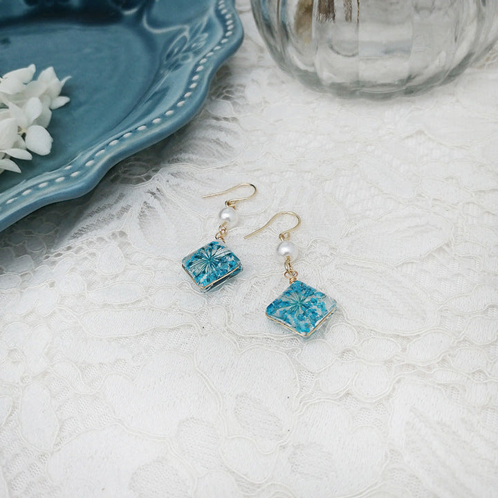 Resin Pressed Flower Earrings - Pearl Small Square Queen Anne's Lace
