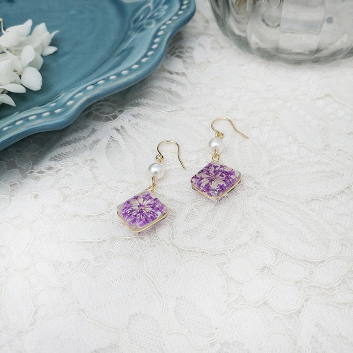 Resin Pressed Flower Earrings - Pearl Small Square Queen Anne's Lace