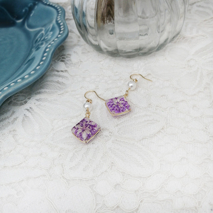 Resin Pressed Flower Earrings - Pearl Small Square Queen Anne's Lace