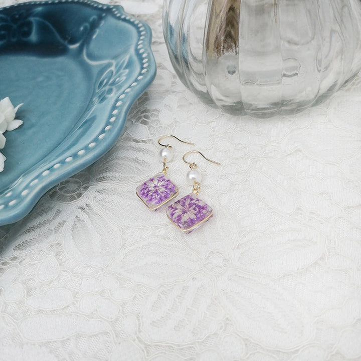 Resin Pressed Flower Earrings - Pearl Small Square Queen Anne's Lace