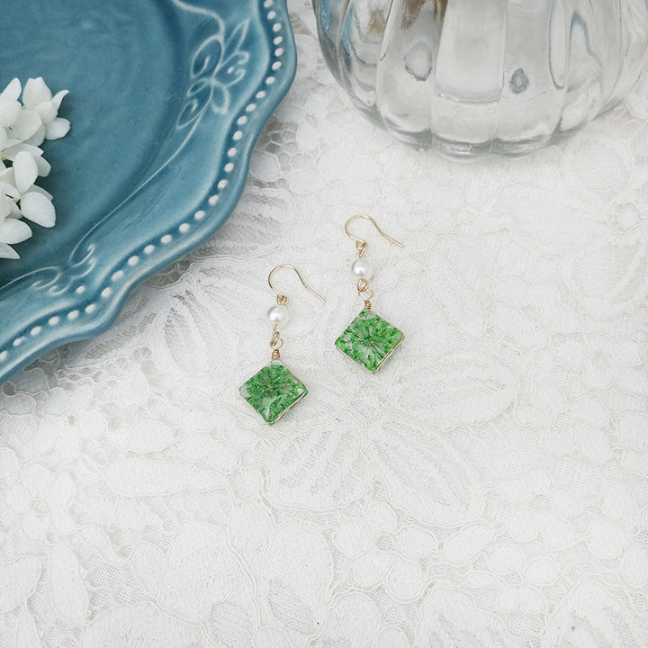 Resin Pressed Flower Earrings - Pearl Small Square Queen Anne's Lace
