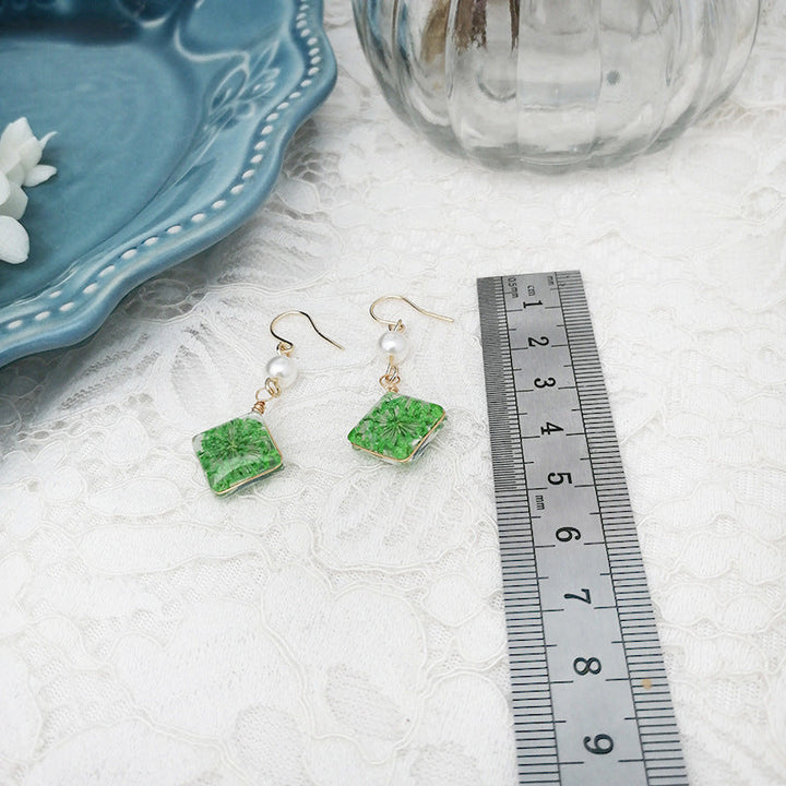 Resin Pressed Flower Earrings - Pearl Small Square Queen Anne's Lace
