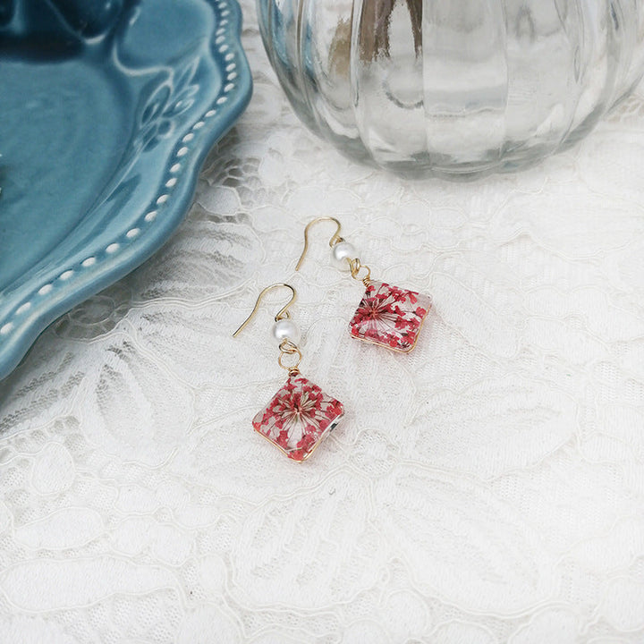 Resin Pressed Flower Earrings - Pearl Small Square Queen Anne's Lace