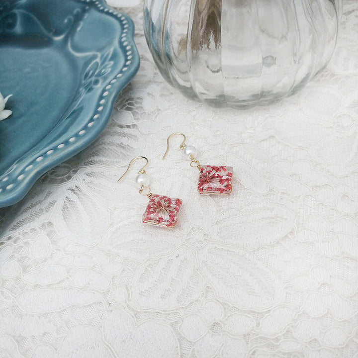 Resin Pressed Flower Earrings - Pearl Small Square Queen Anne's Lace