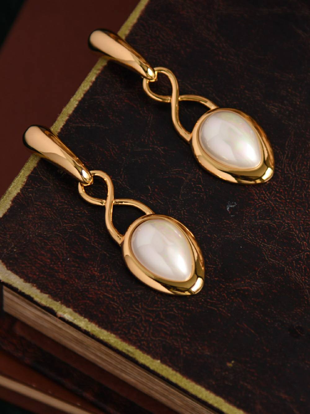Pearl Teardrop Earrings