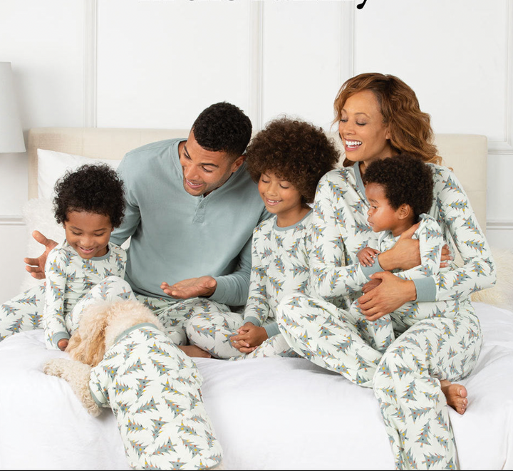 Holly Trees Fmalily Matching Pajamas(with Pet's dog clothes)